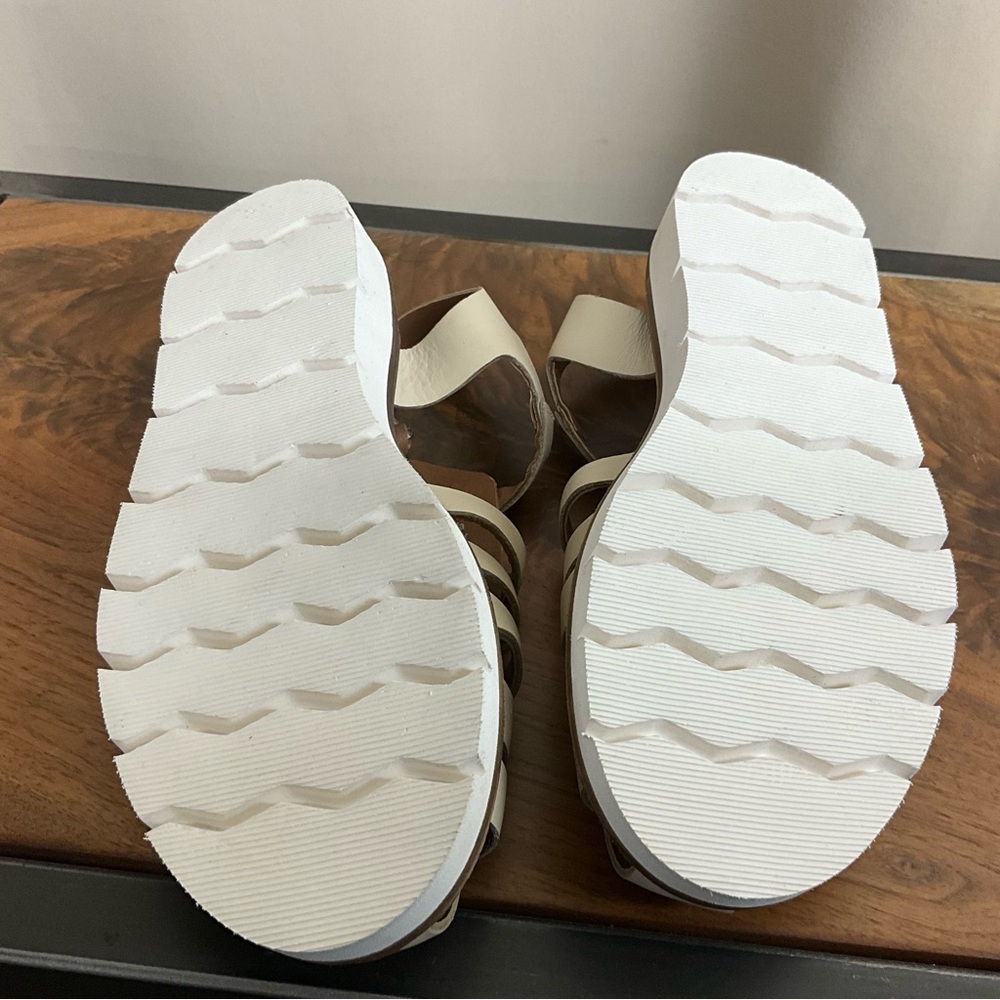 Roolee Beige Leather Fisherman’s Sandal, New in Box - Picture 7 of 8